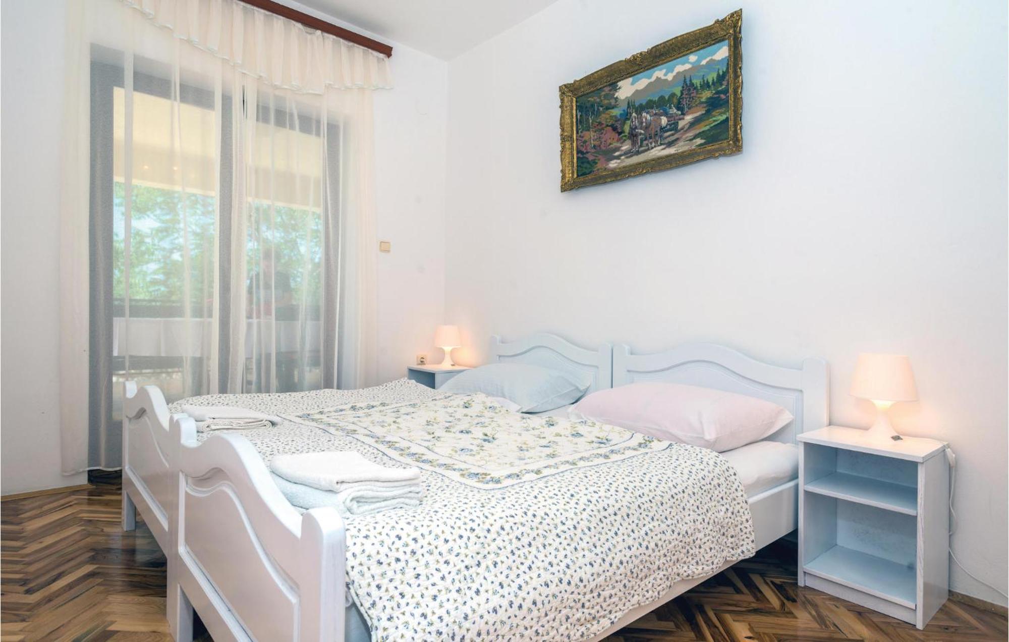 2 Bedroom Stunning Apartment In Senj Senj  Ngoại thất bức ảnh